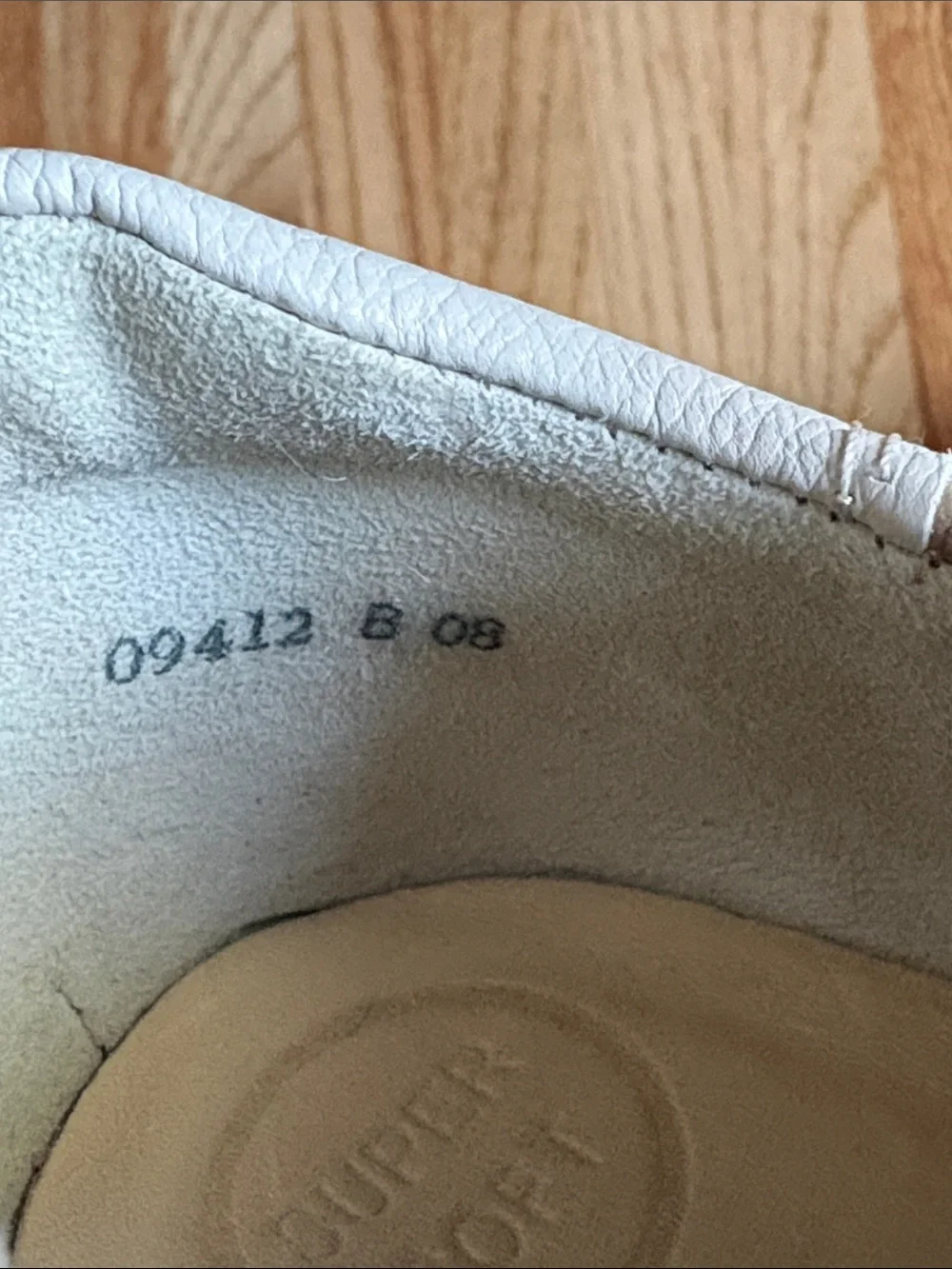 Paul Green size 8 like new Judy sneaker Neutral Beige Suede